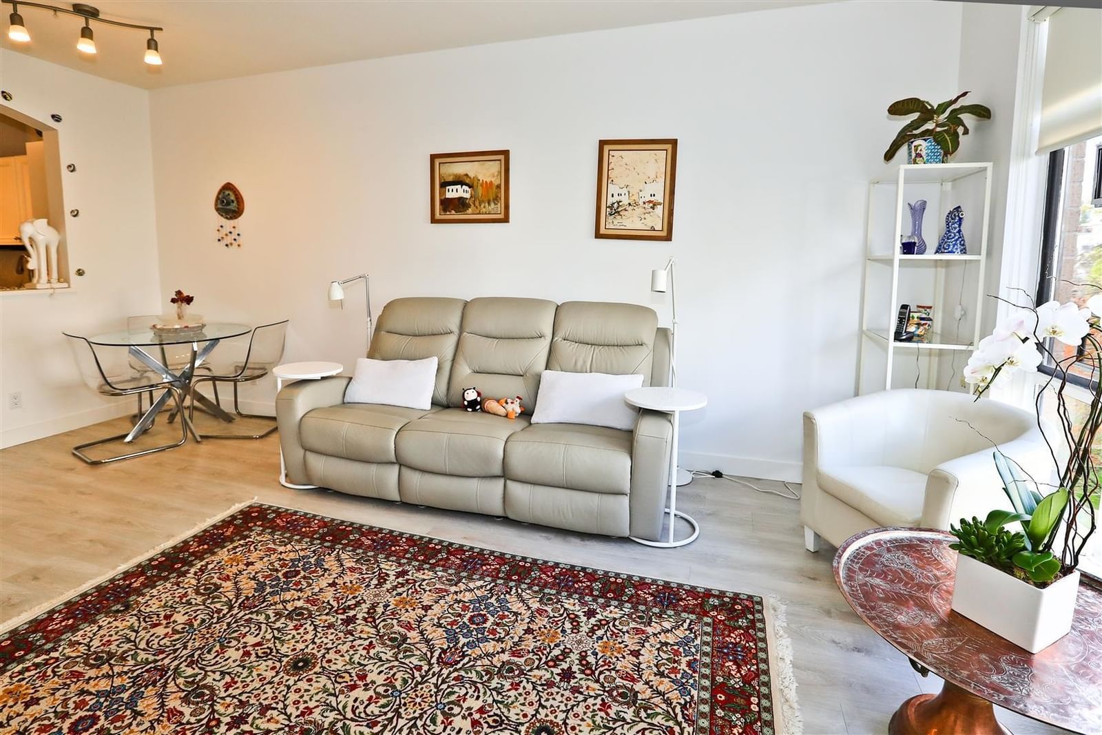 Listing Image 13