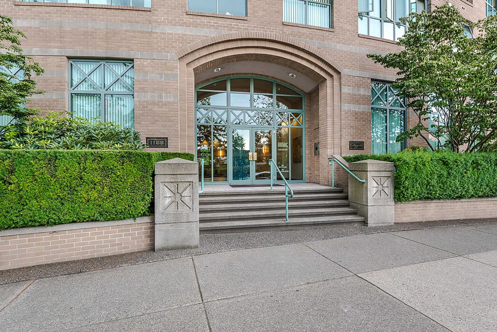 Listing Image 23
