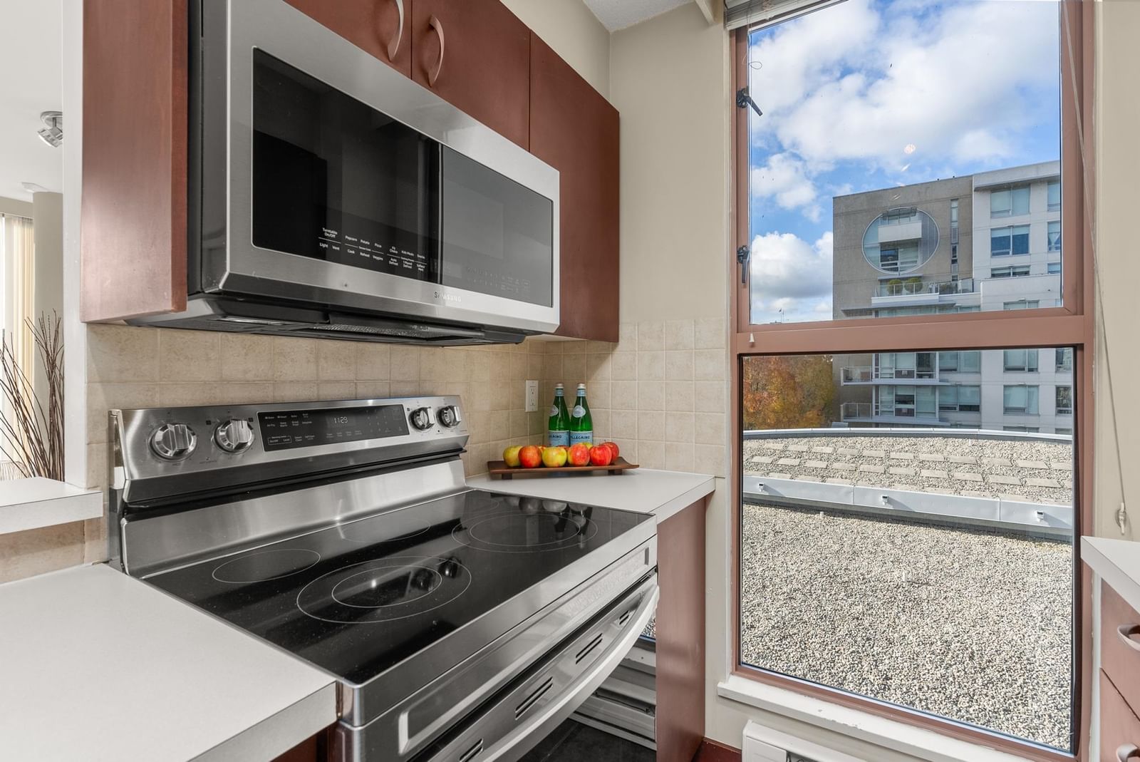 Listing Image 15