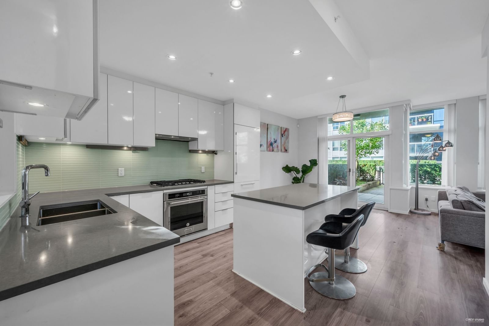 Listing Image 9