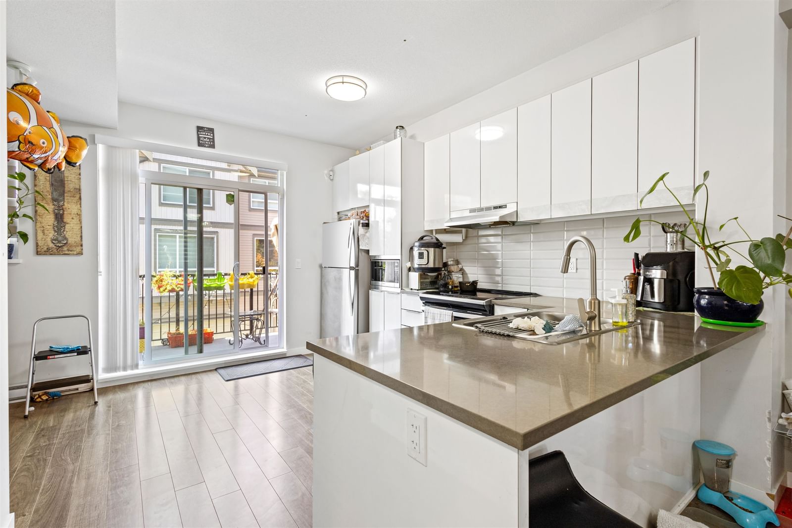 Listing Image 8