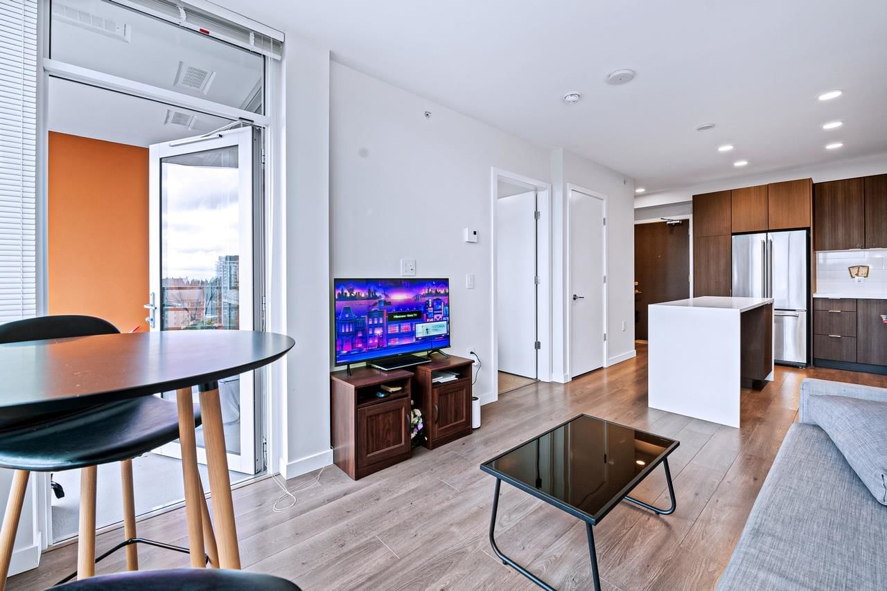 Listing Image 12