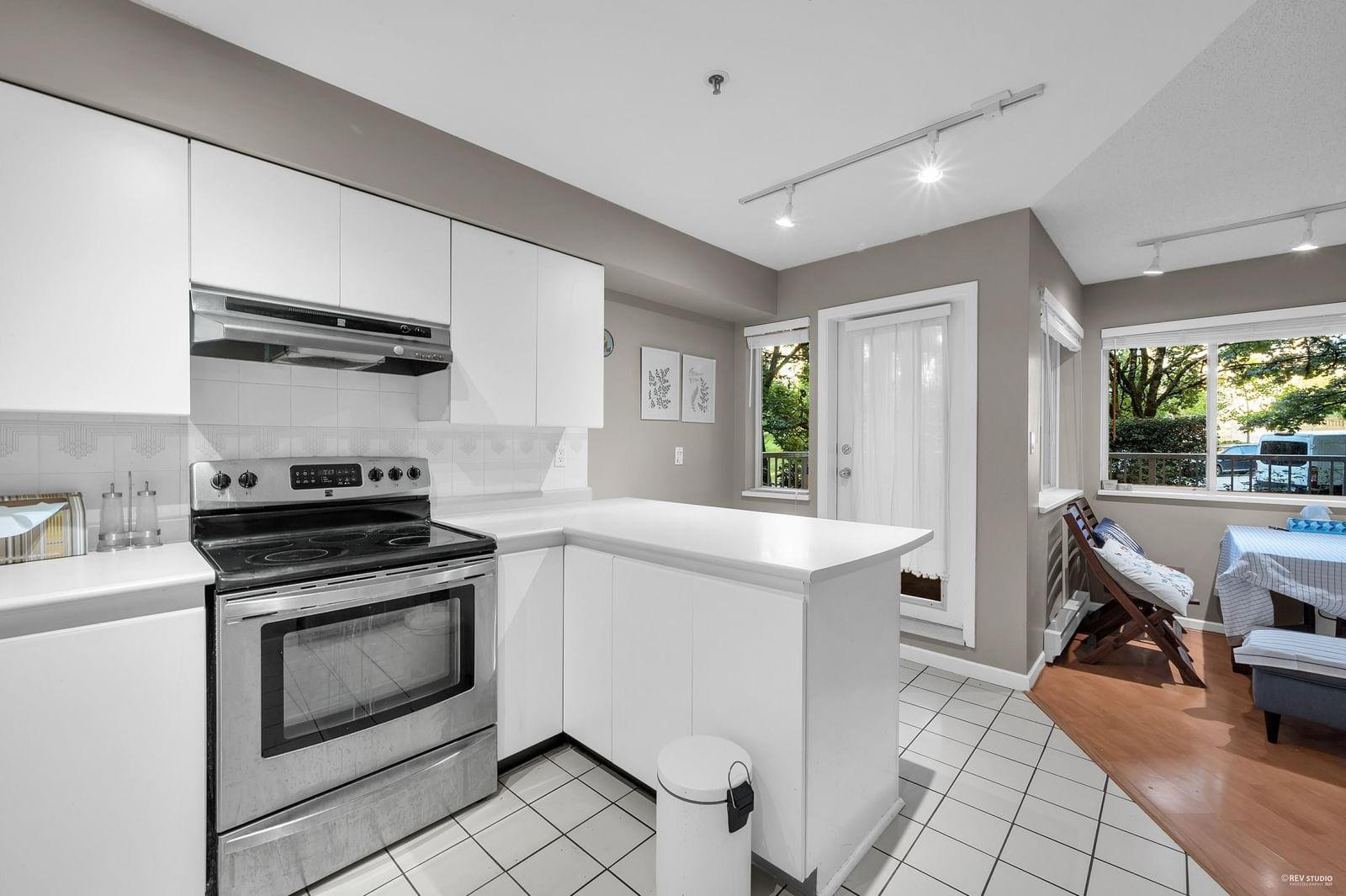 Listing Image 9