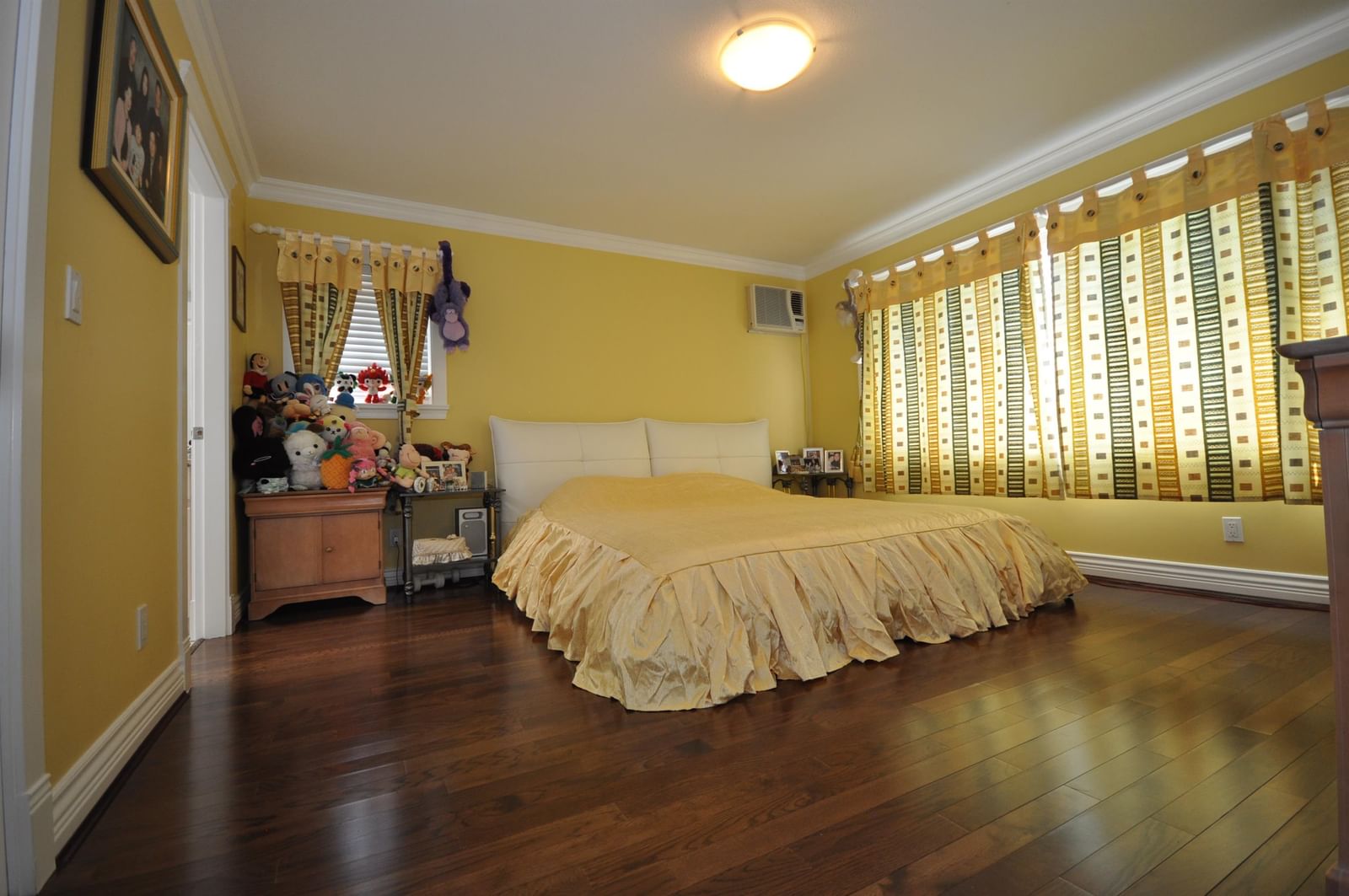Listing Image 11
