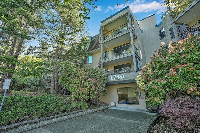 1740 Southmere Crescent #303, Surrey, British Columbia (MLS R2940731)