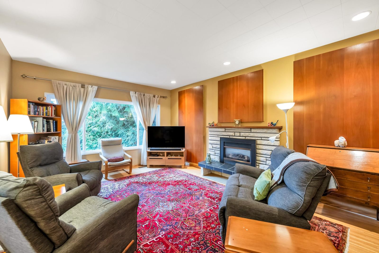 Listing Image 6