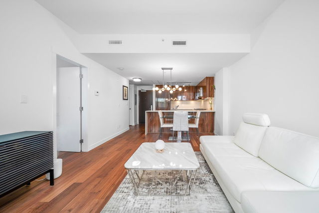 202 - 4488 Cambie Street
