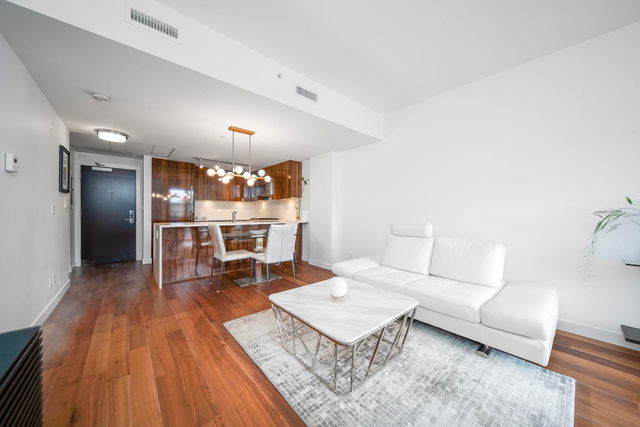 202 - 4488 Cambie Street