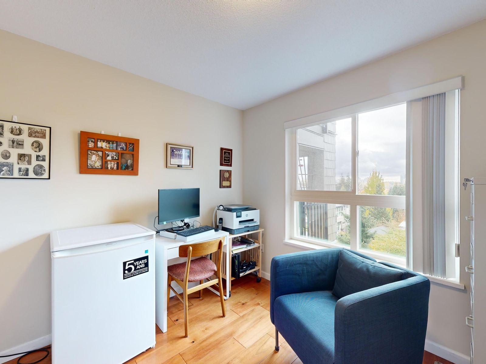 Listing Image 12