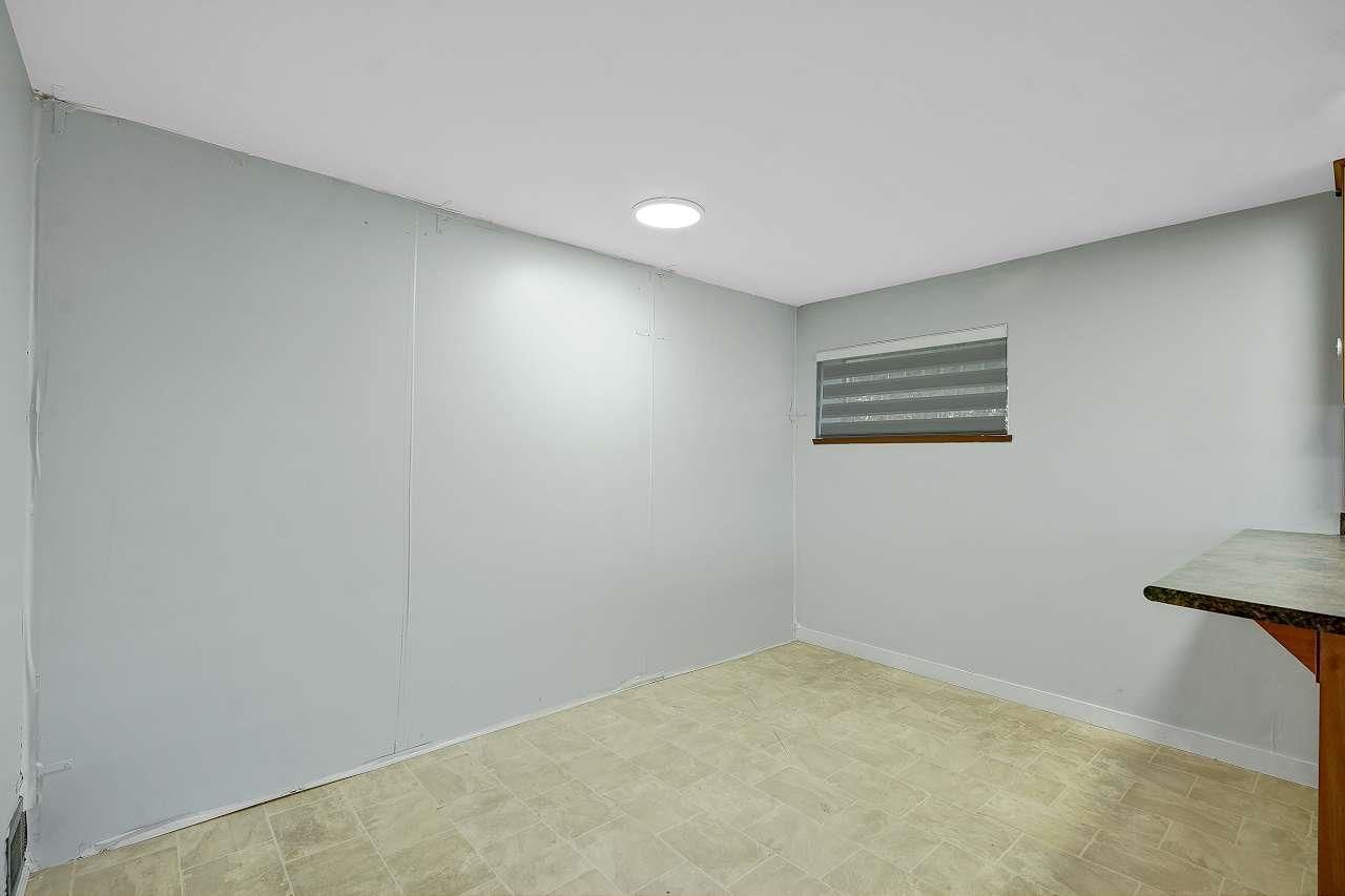 Listing Image 30