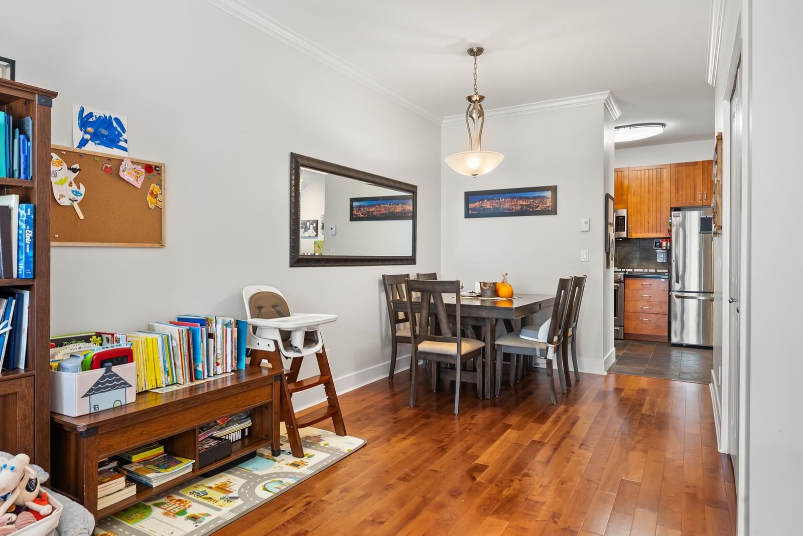 Listing Image 11