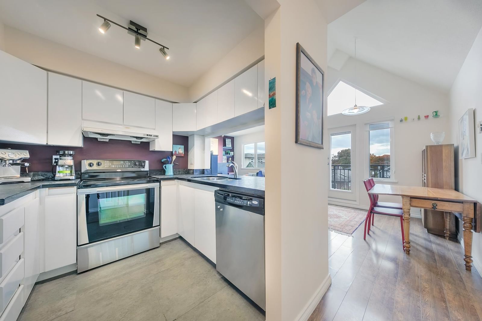 Listing Image 13