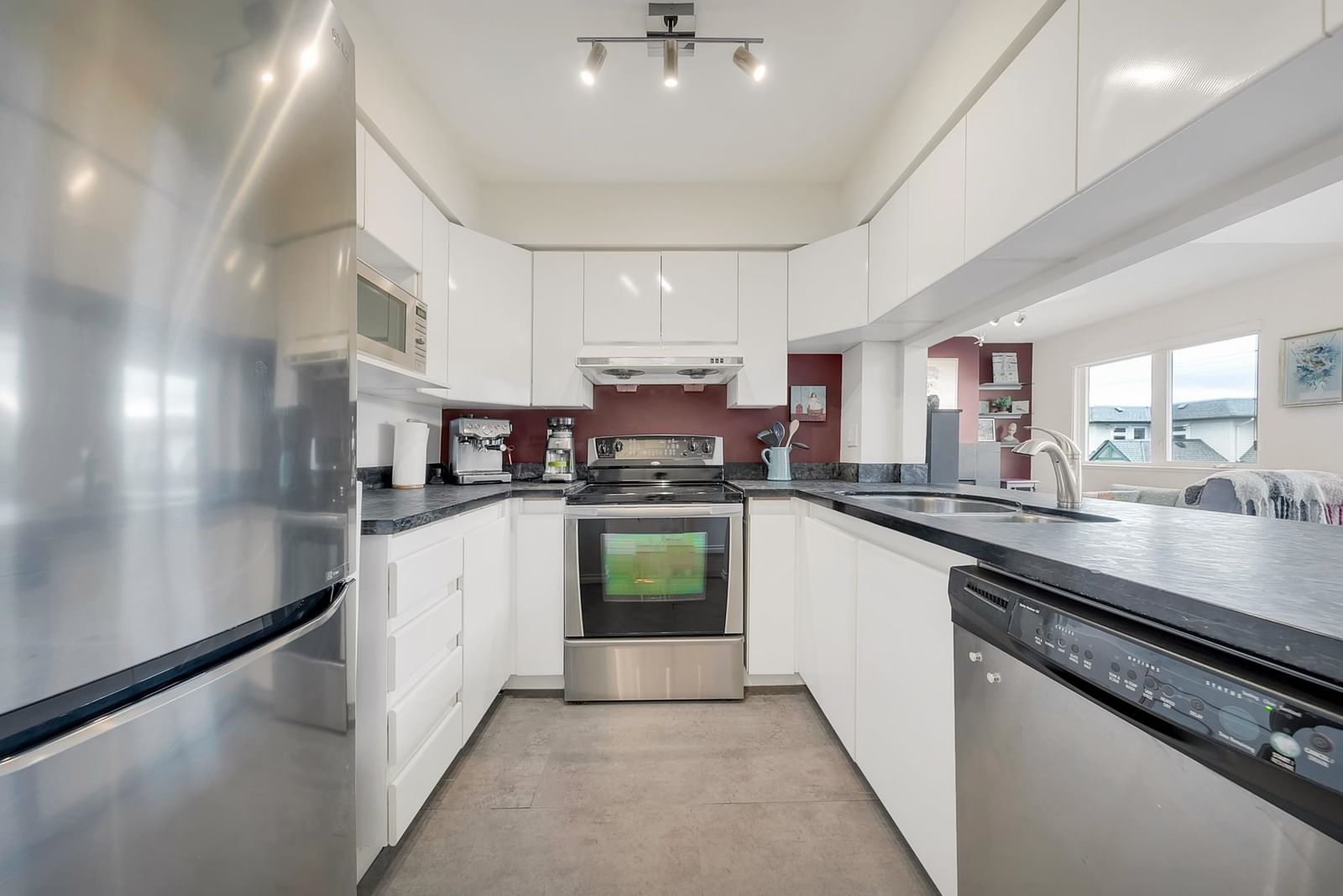 Listing Image 15