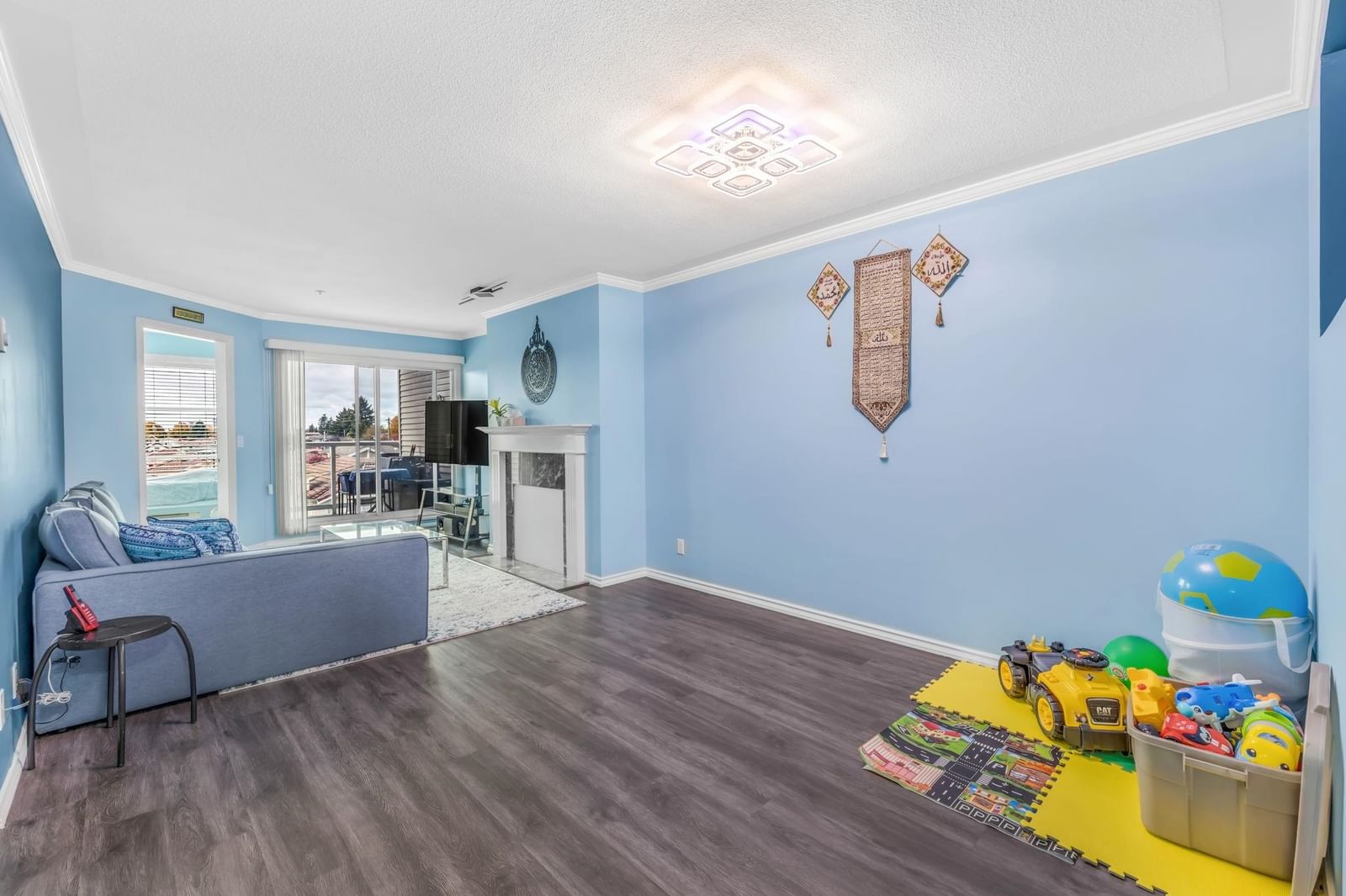Listing Image 6