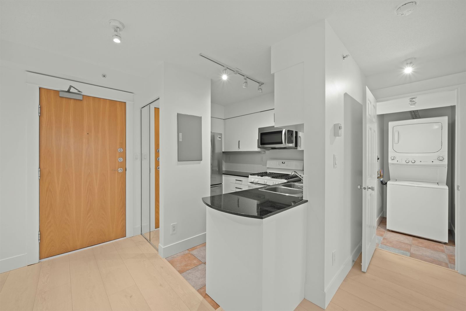 Listing Image 23