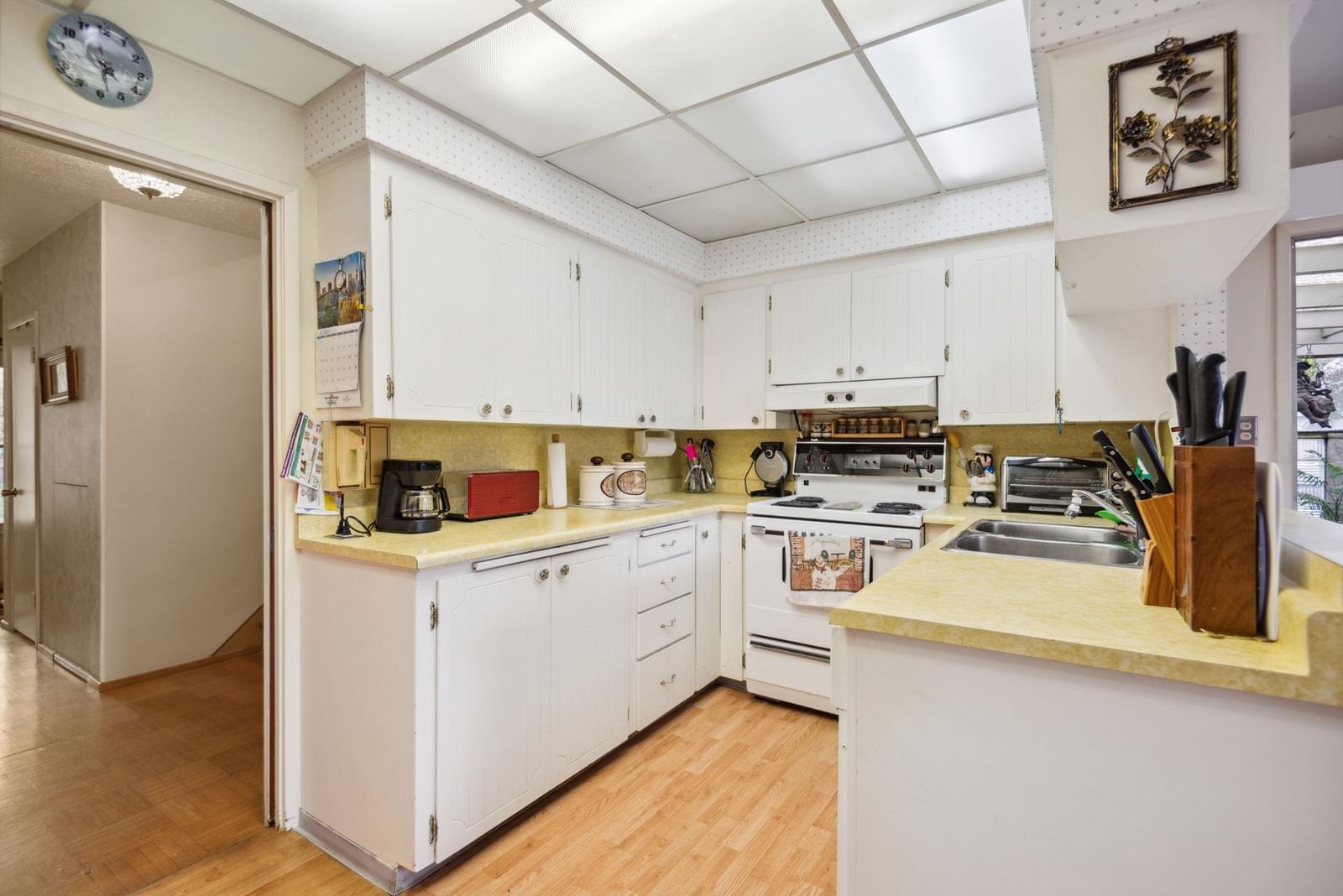 Listing Image 11