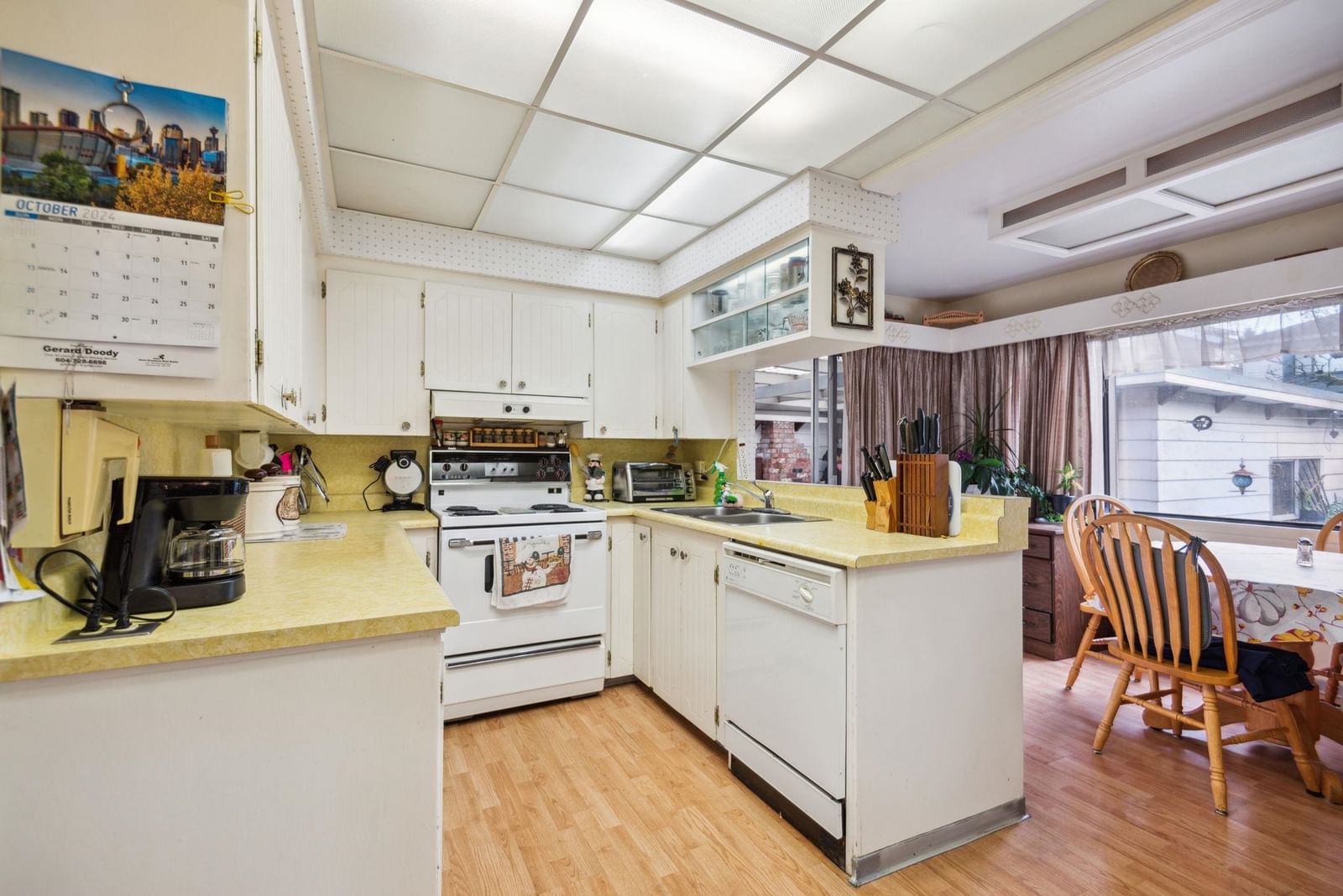 Listing Image 9