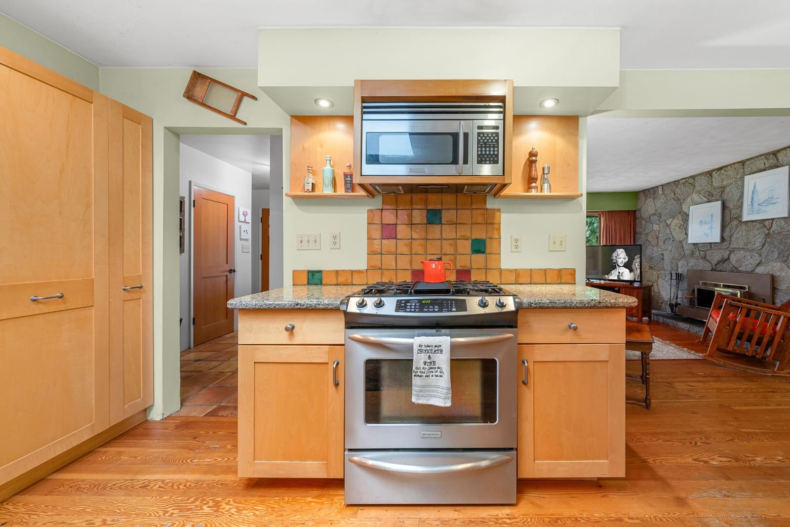 Listing Image 10
