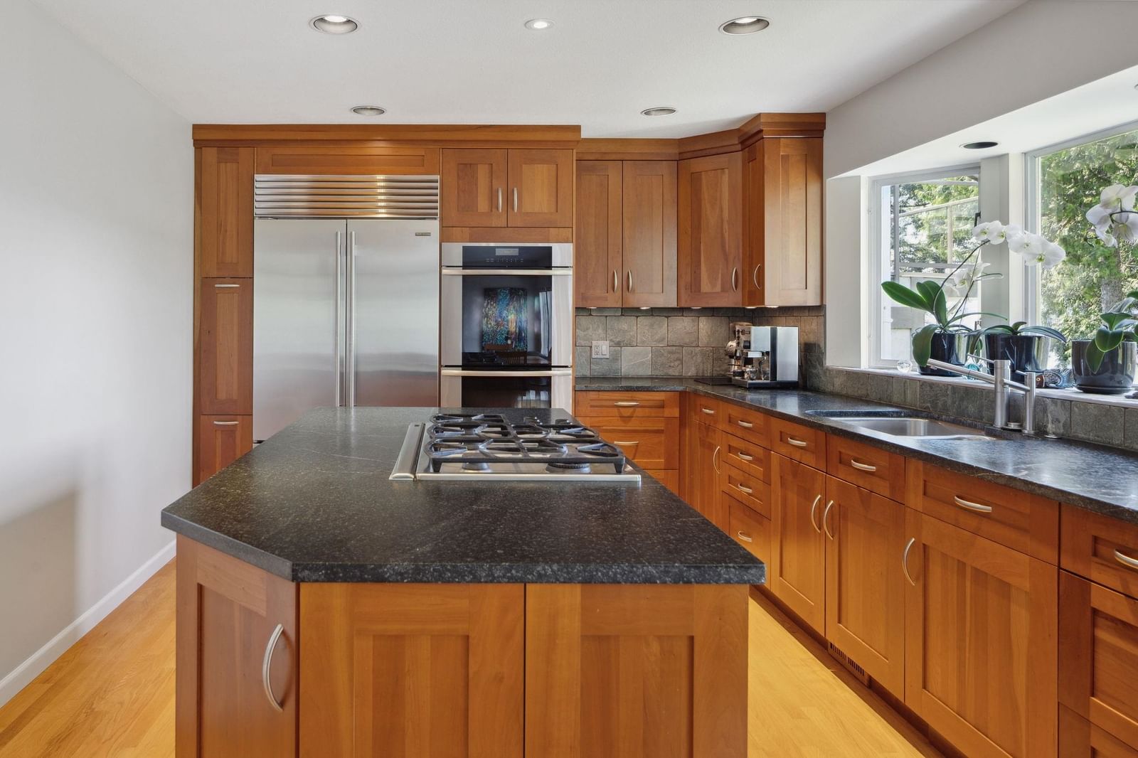 Listing Image 13