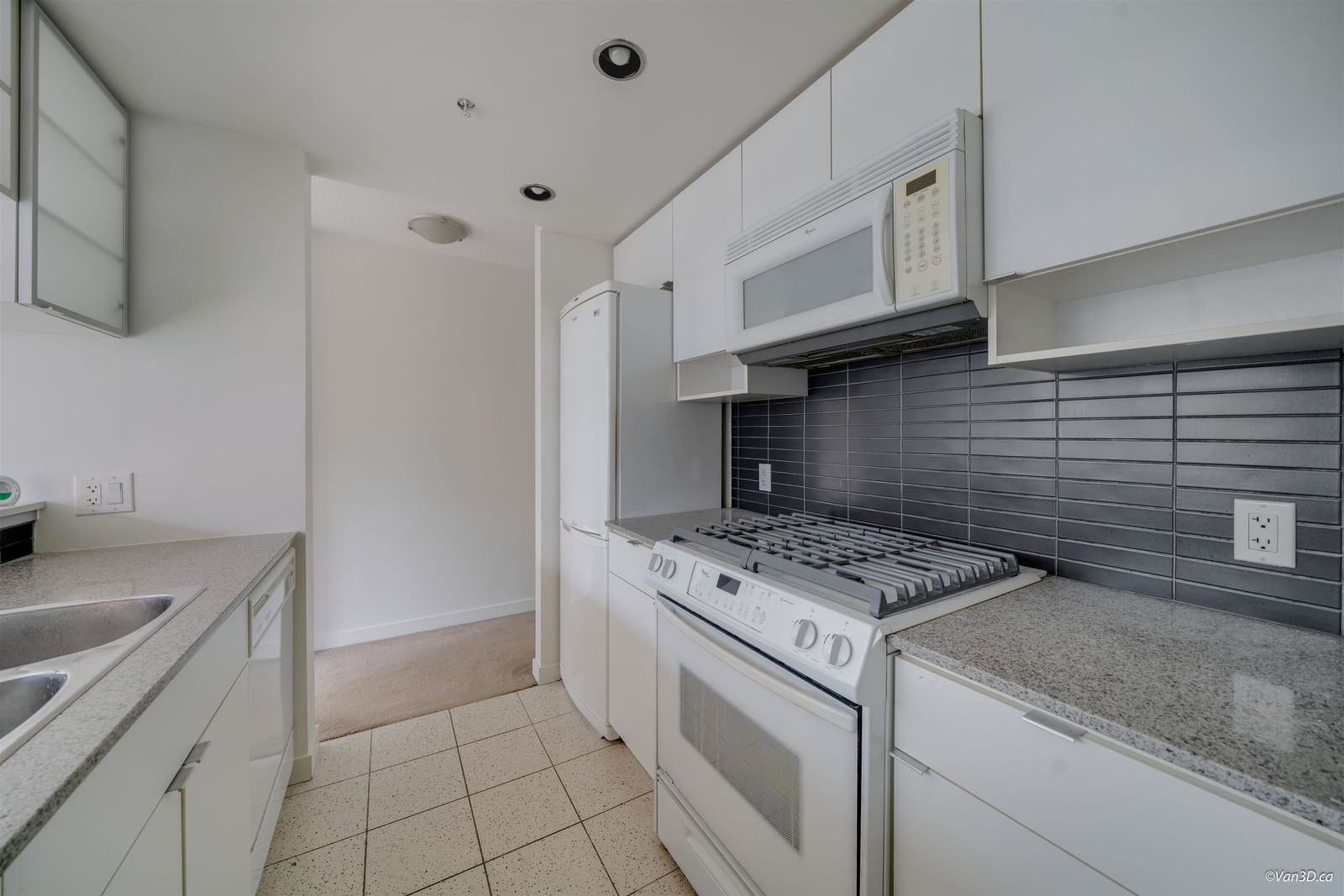 Listing Image 18