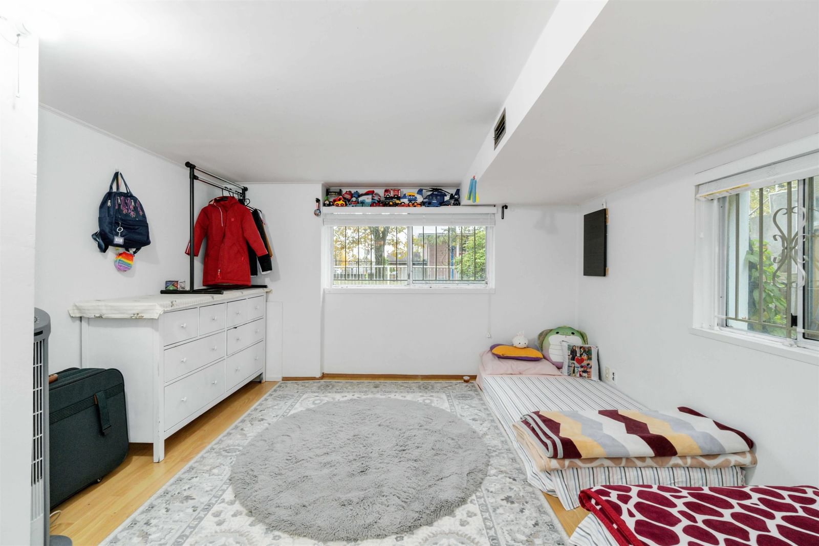 Listing Image 23