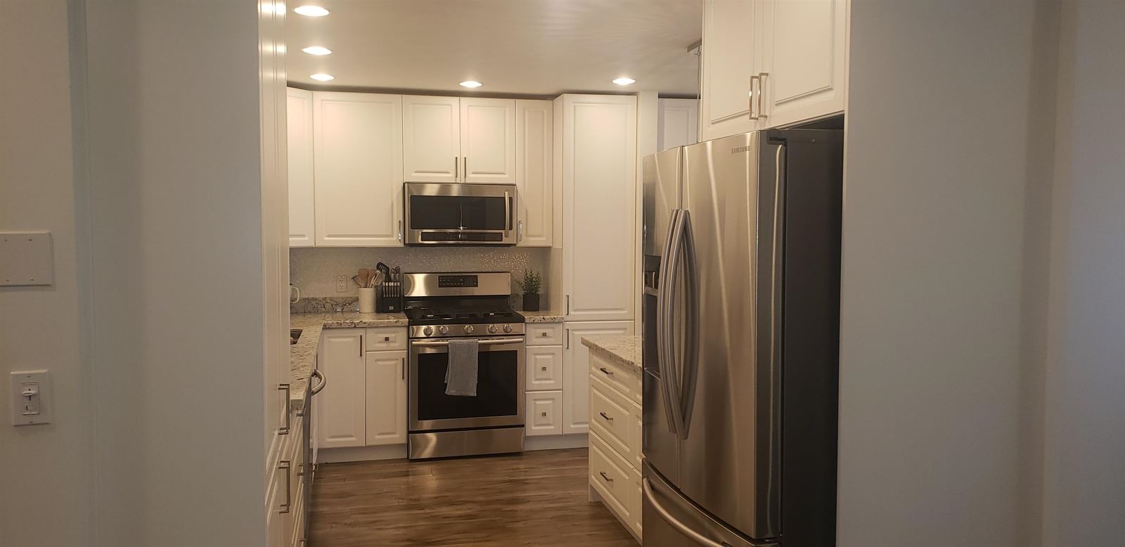Listing Image 19
