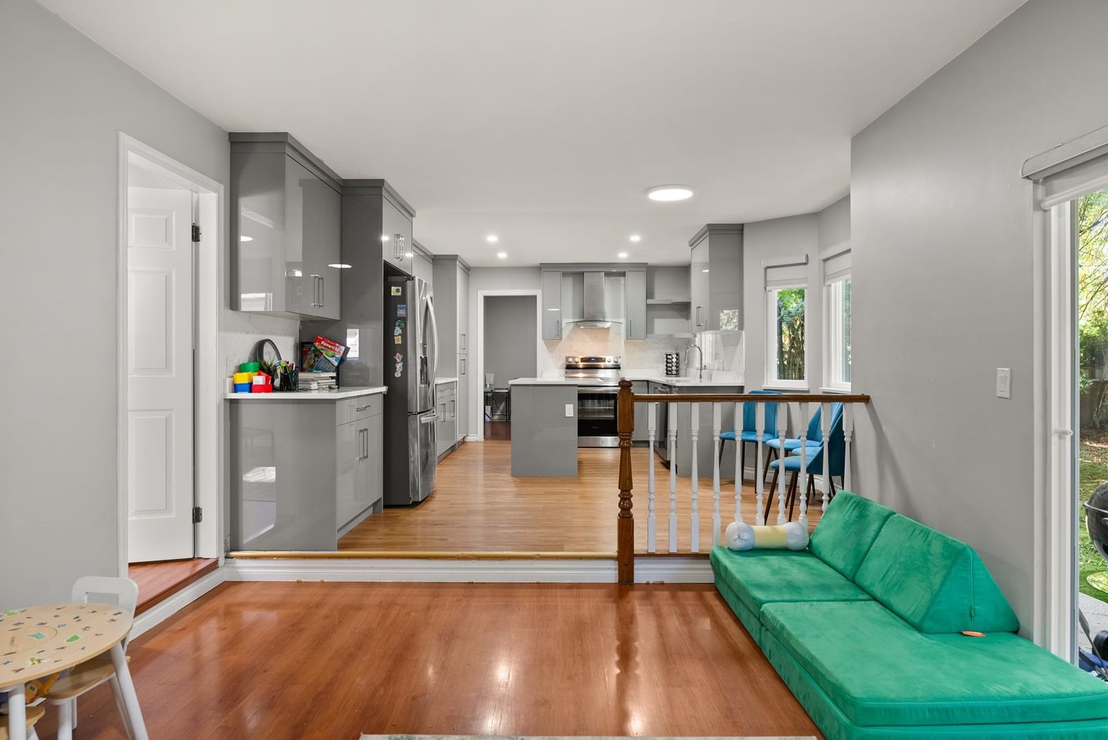Listing Image 12