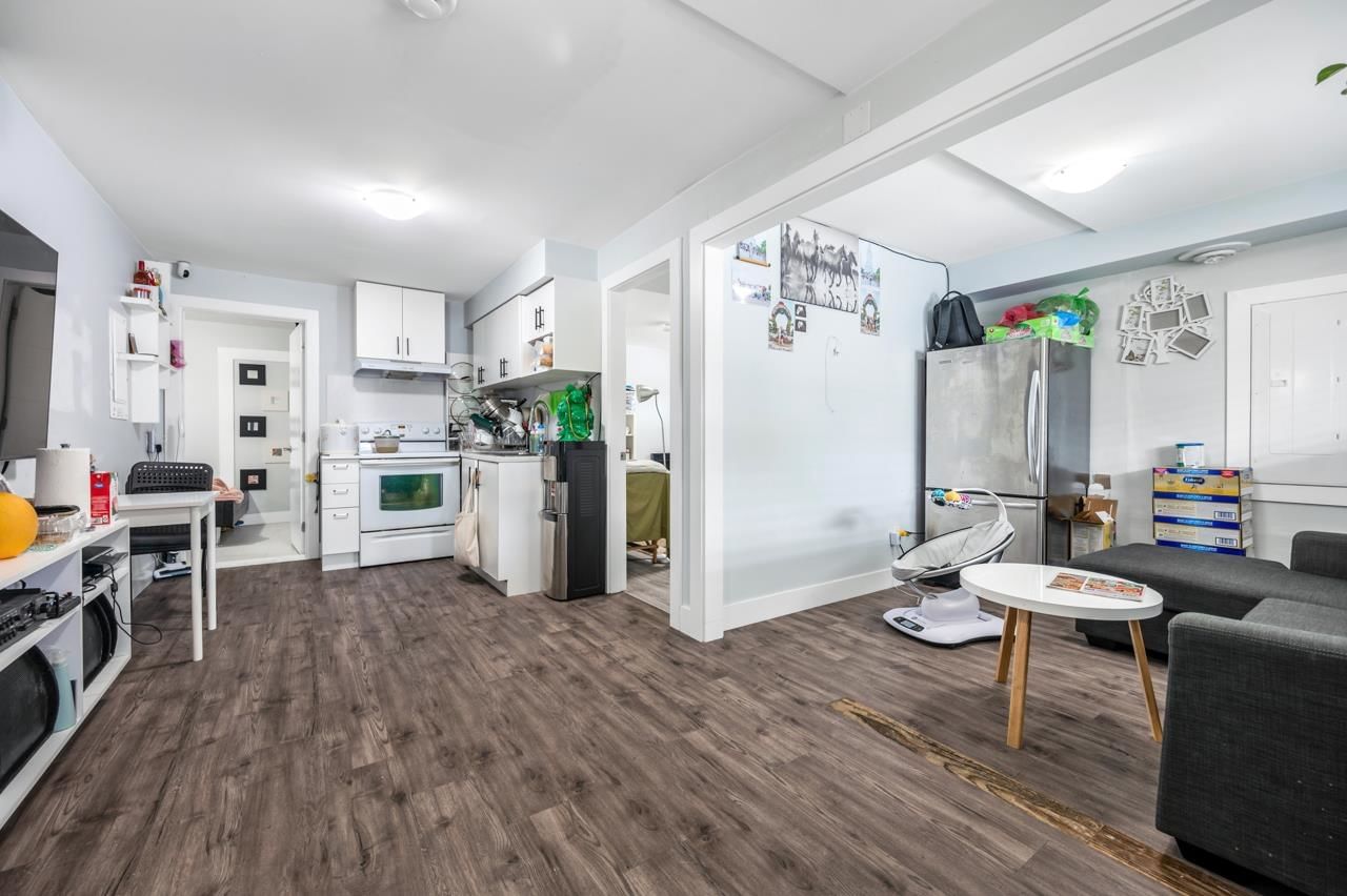Listing Image 10