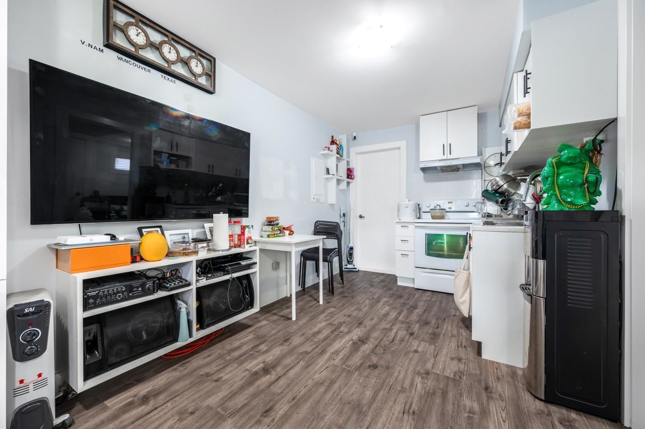 Listing Image 13