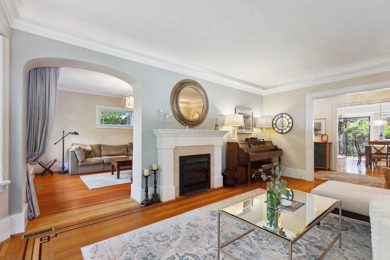 Listing Image 12