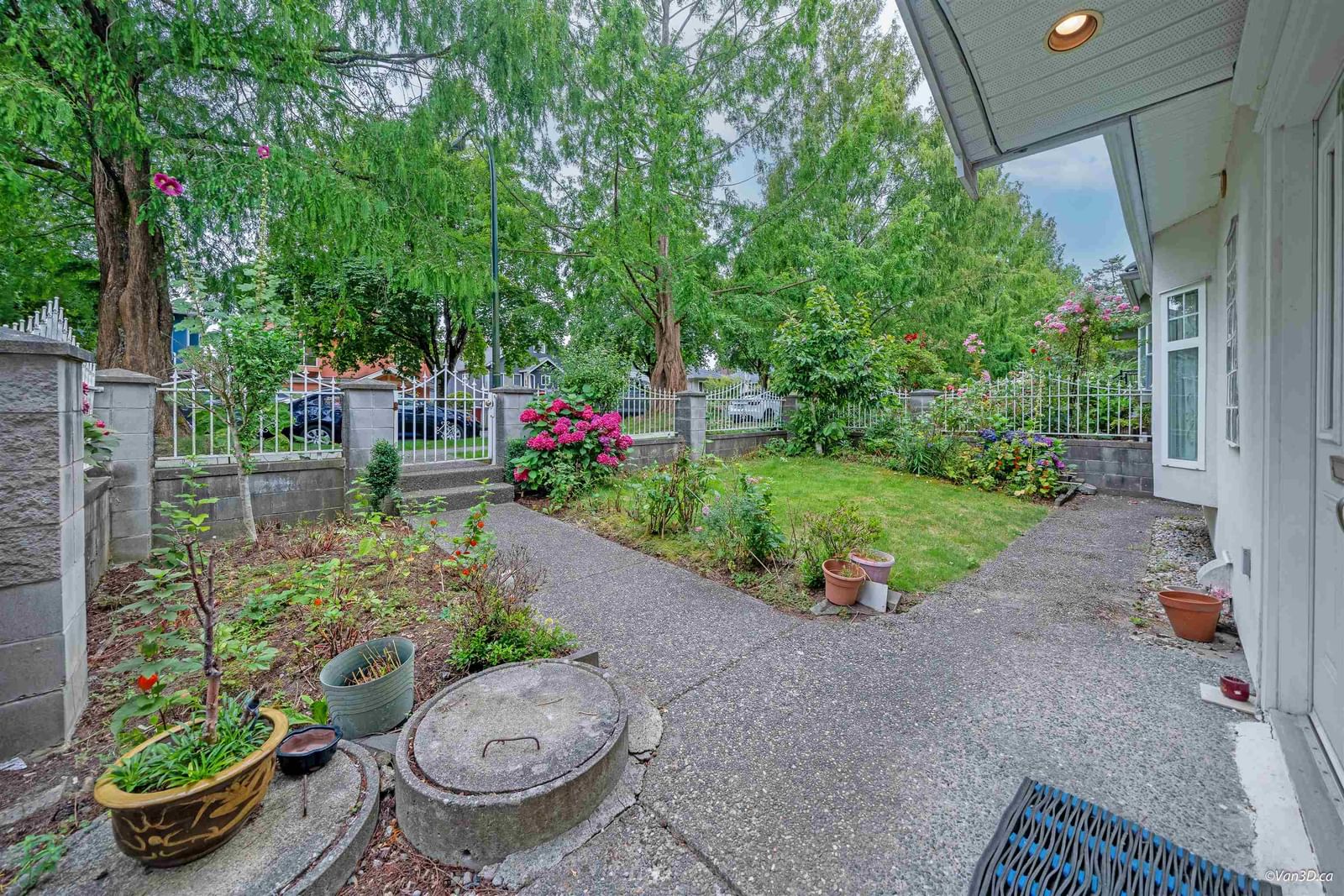 Listing Image 5
