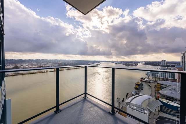 1602 - 680 Quayside Drive