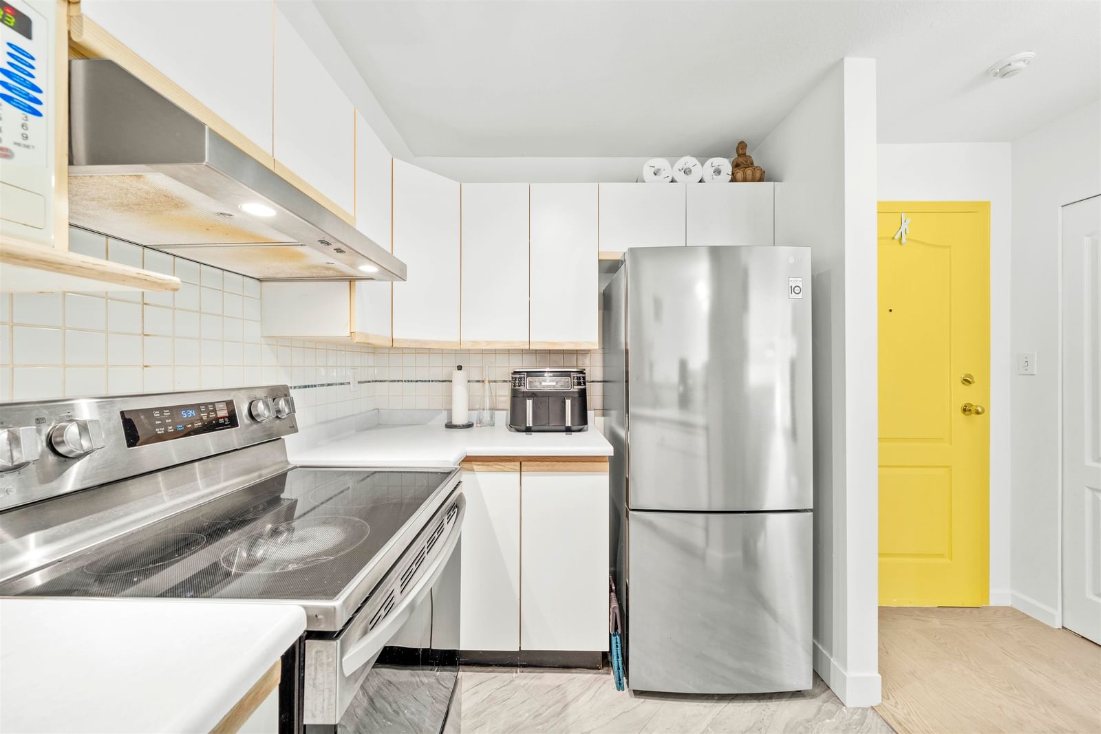 Listing Image 10