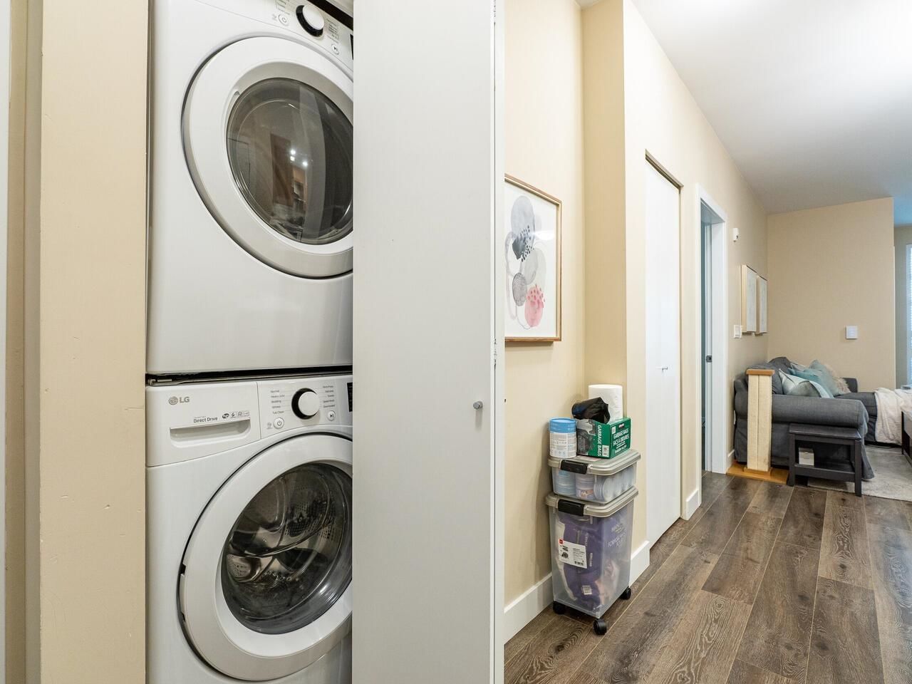 Listing Image 19