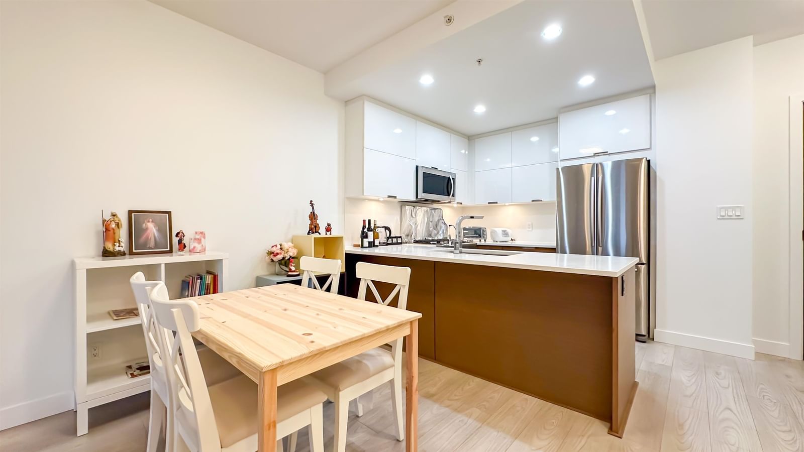 Listing Image 8