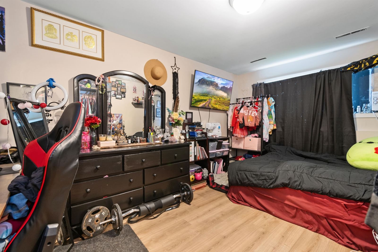 Listing Image 17
