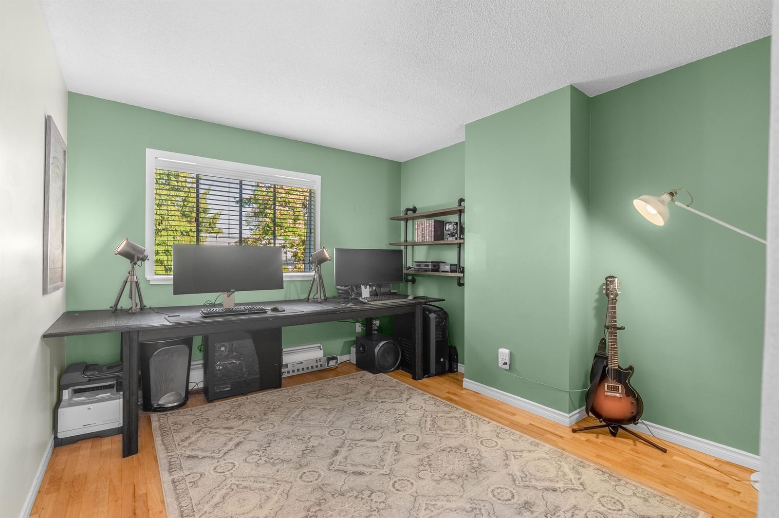 Listing Image 19