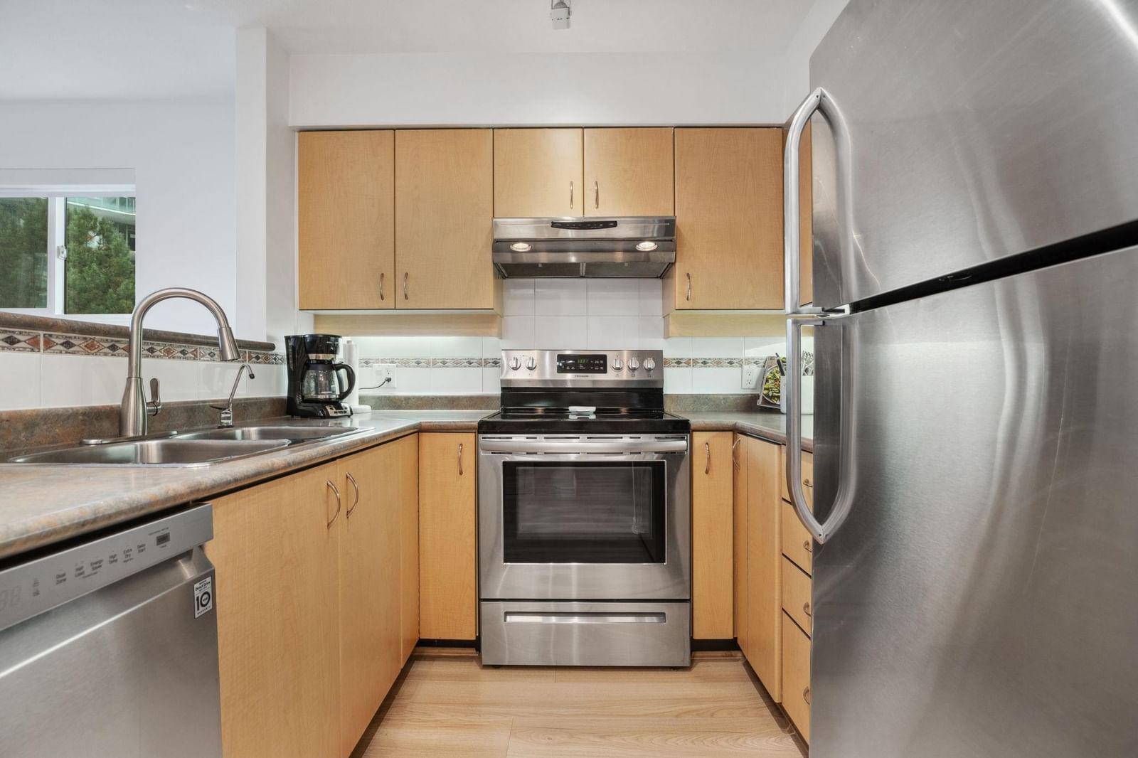 Listing Image 18