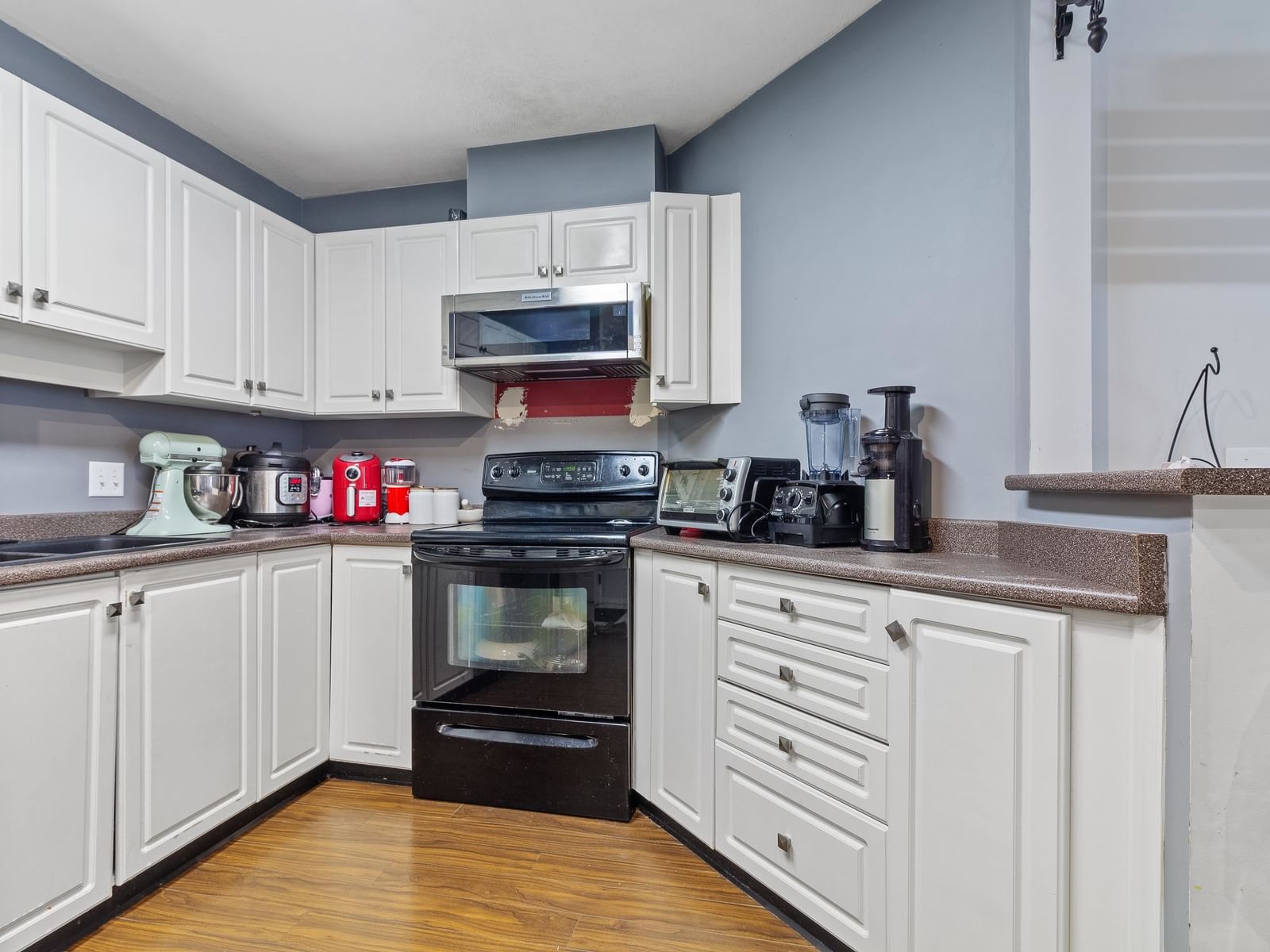 Listing Image 8