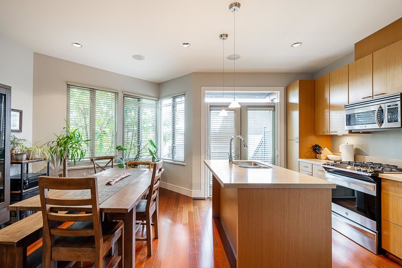 Listing Image 10