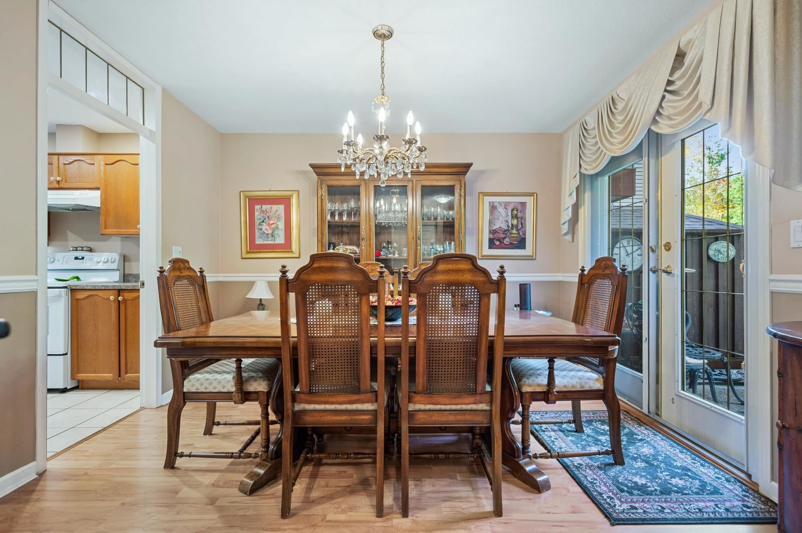 Listing Image 10
