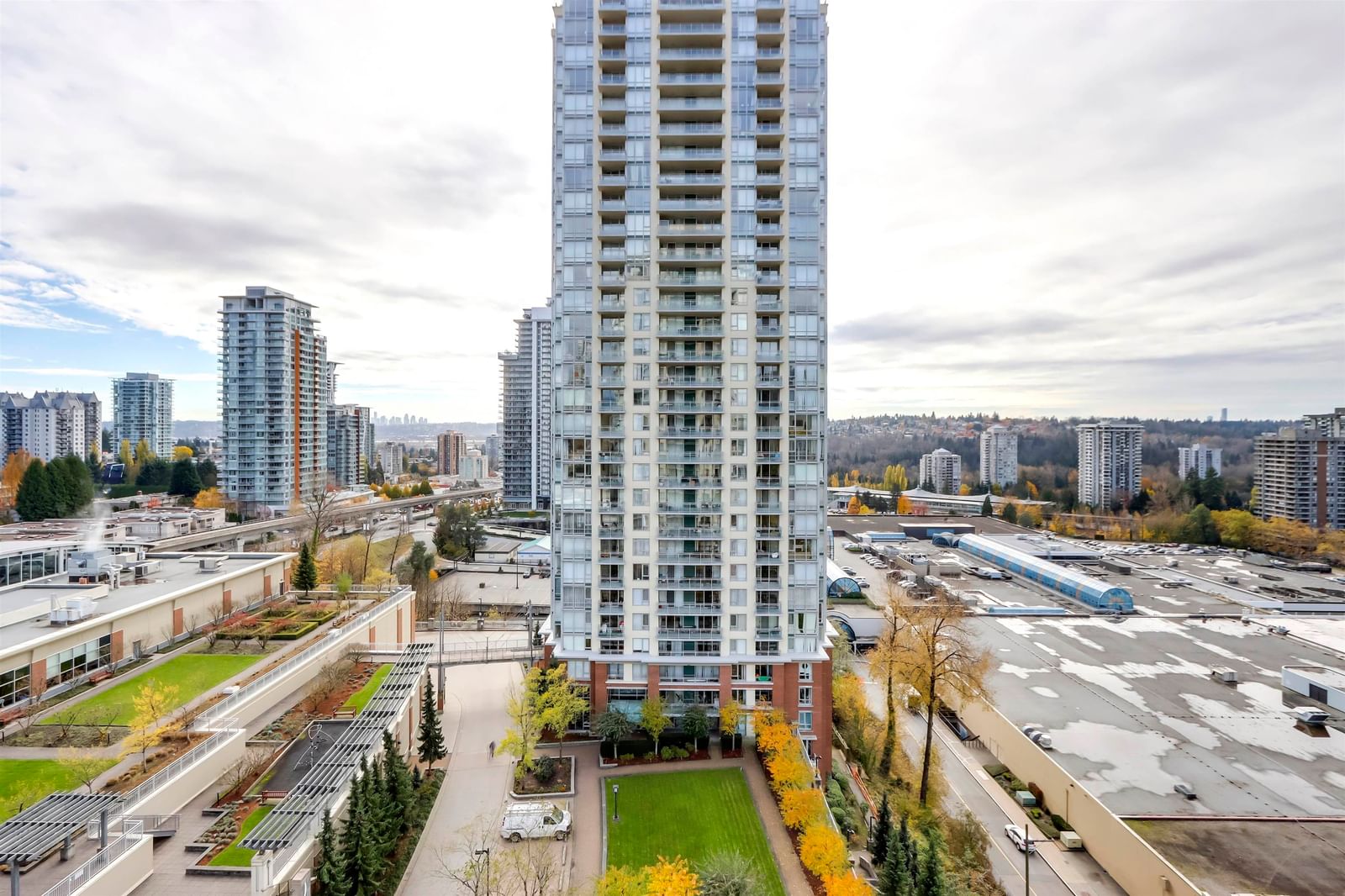 Listing Image 12