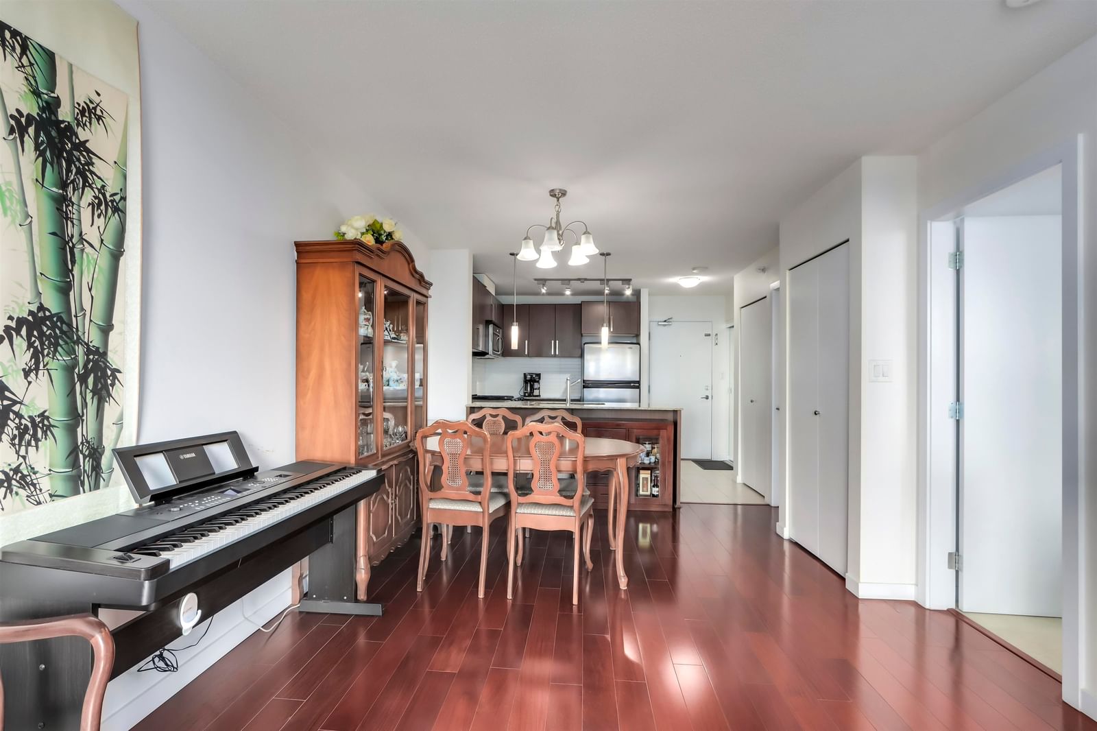 Listing Image 15