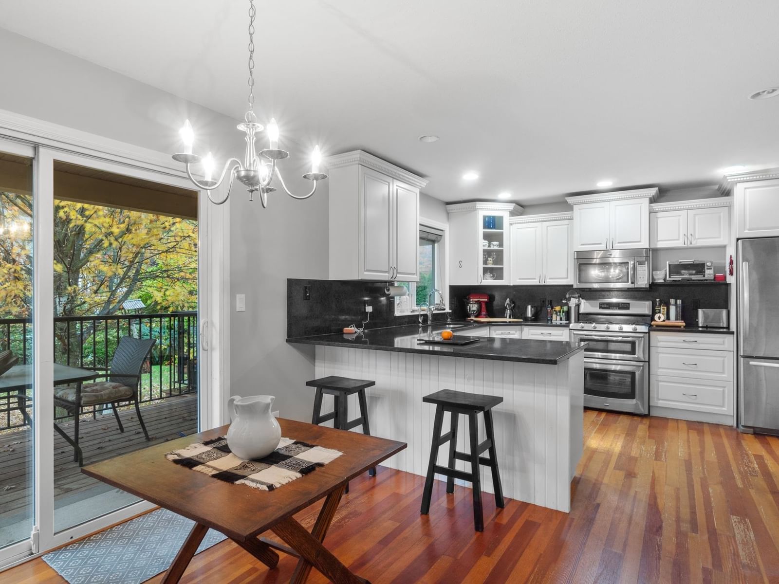 Listing Image 10