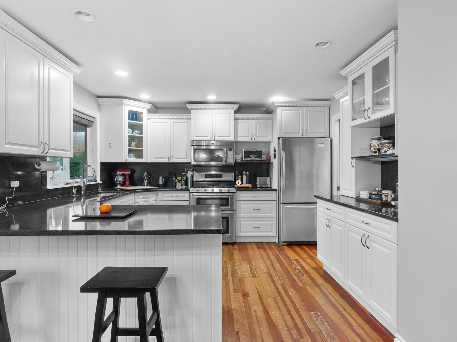 Listing Image 9