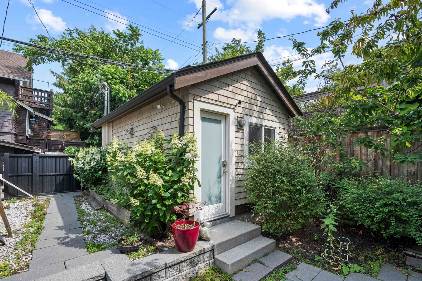 Listing Image 18