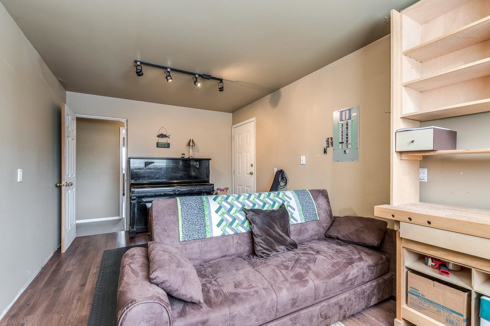 Listing Image 15