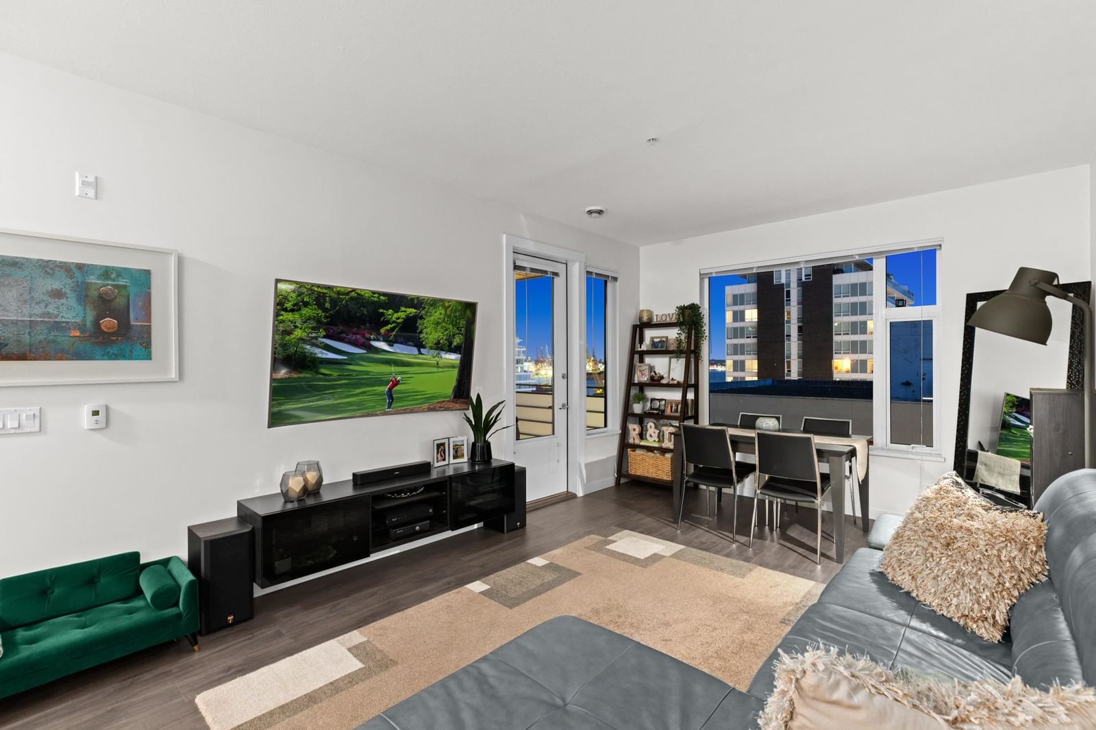 Listing Image 10