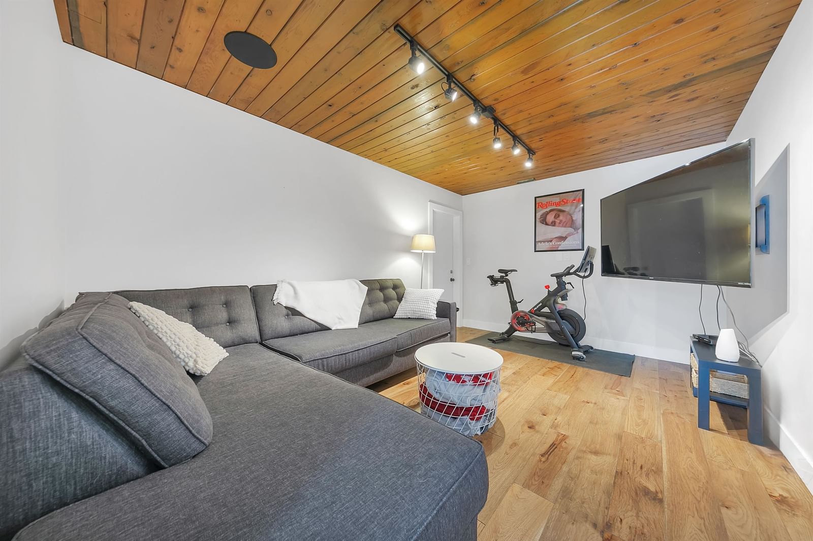 Listing Image 23