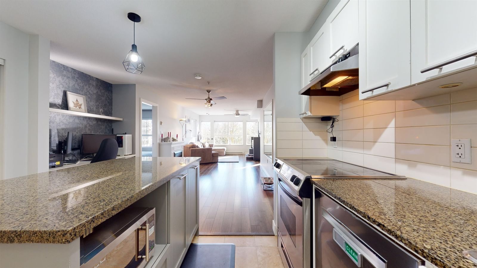 Listing Image 12
